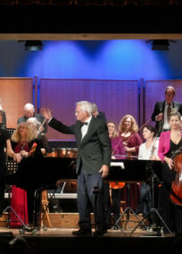 „HEITER, AUCH IN ERNSTER ZEIT“ Sinfonisches Festkonzert